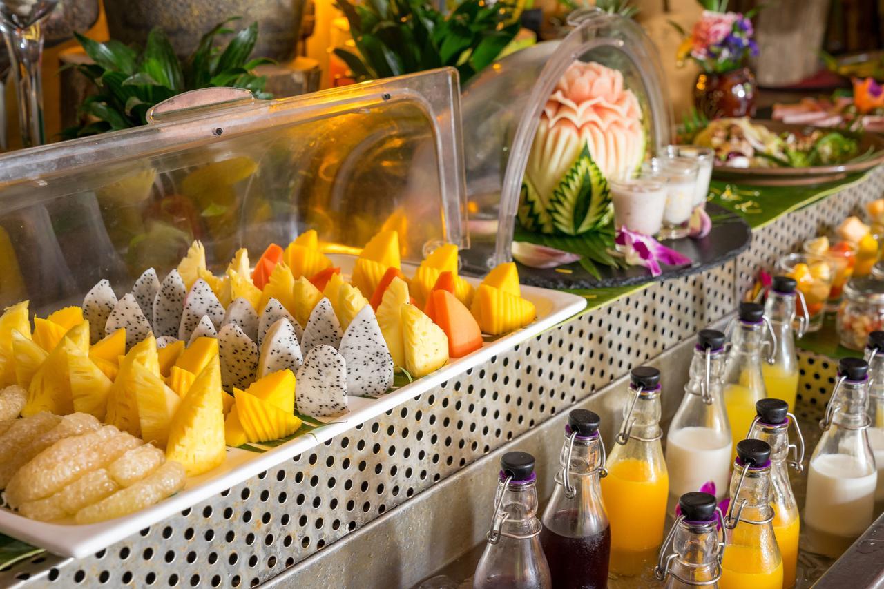 Golden Temple Residence Siem Reap Bagian luar foto A buffet at a hotel