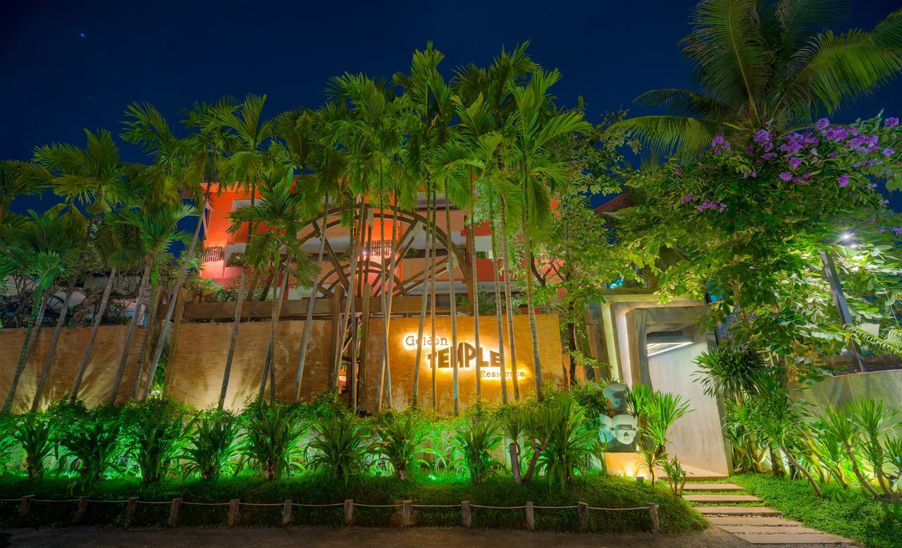 Golden Temple Residence Siem Reap Bagian luar foto The temple at night