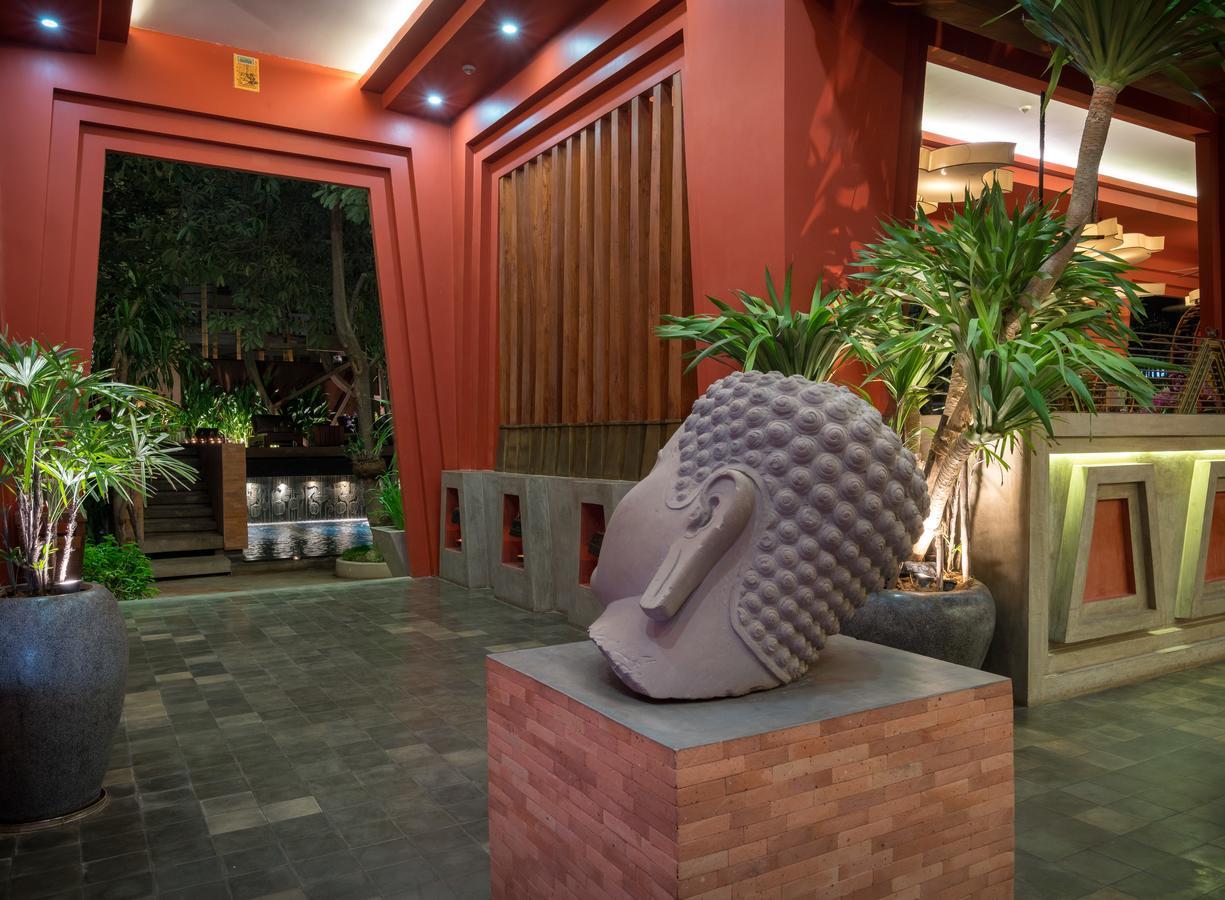 Golden Temple Residence Siem Reap Bagian luar foto The interior of the hotel