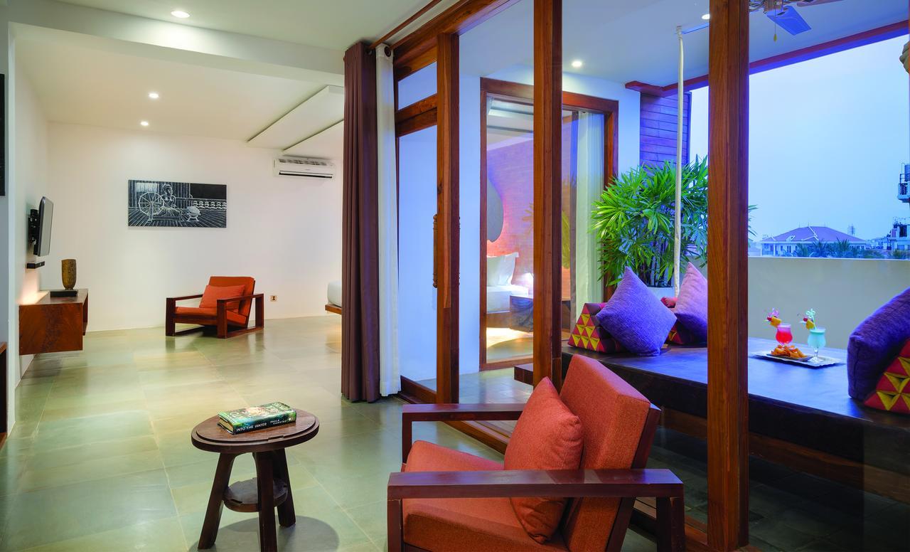 Golden Temple Residence Siem Reap Bagian luar foto A suite at the resort